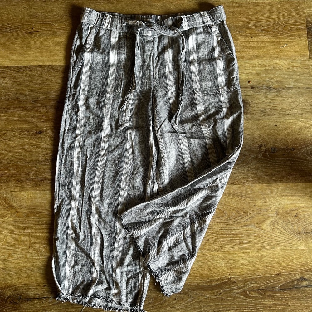 Striped Gray Cropped Linen Pants